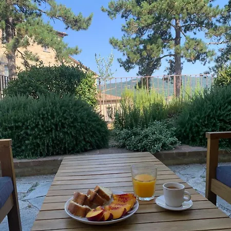 Peaceful Umbria Views & Heated Infinity Pool Nyaraló *